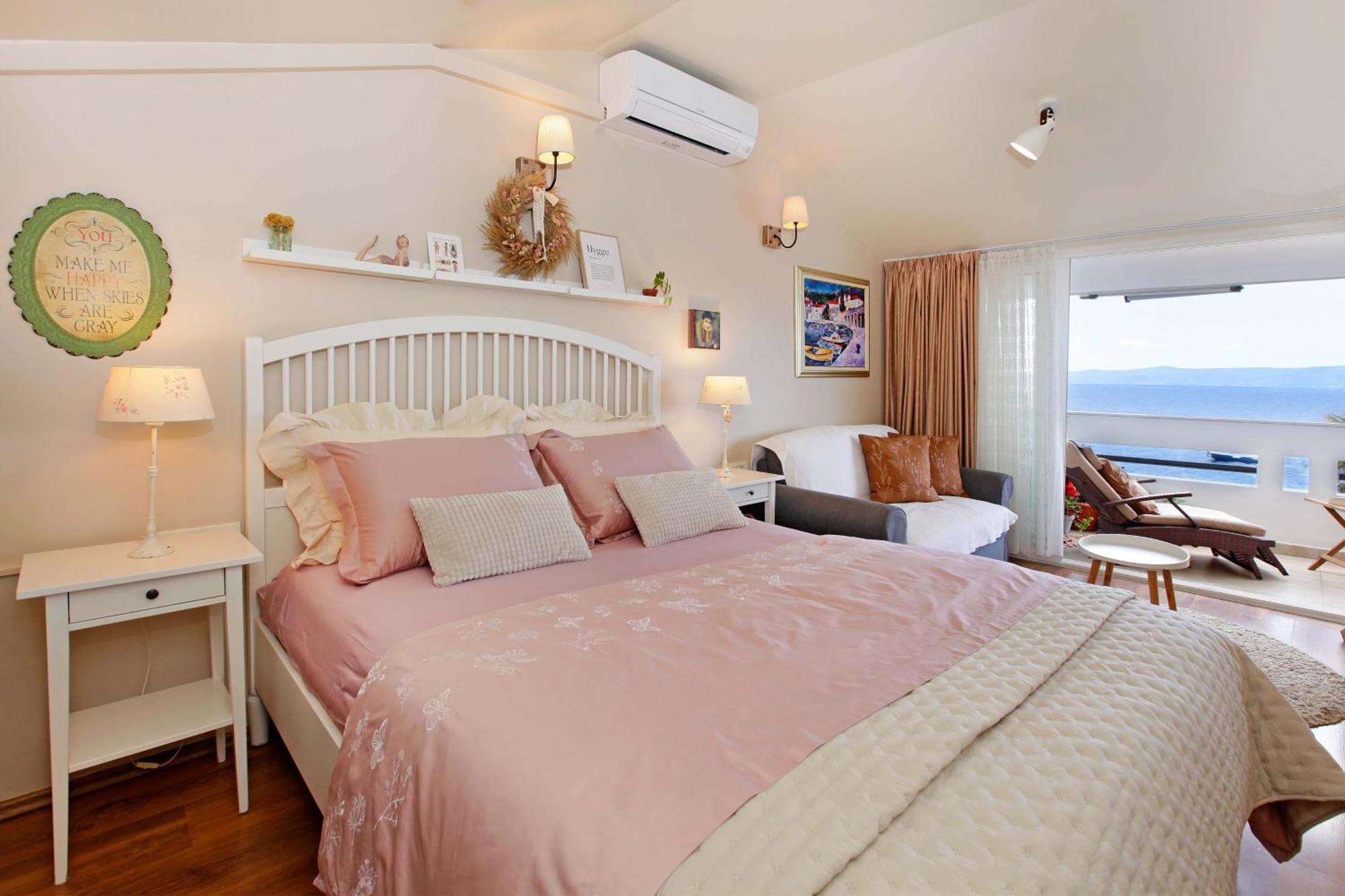 Amazing Waterfront Apartments Бол Экстерьер фото