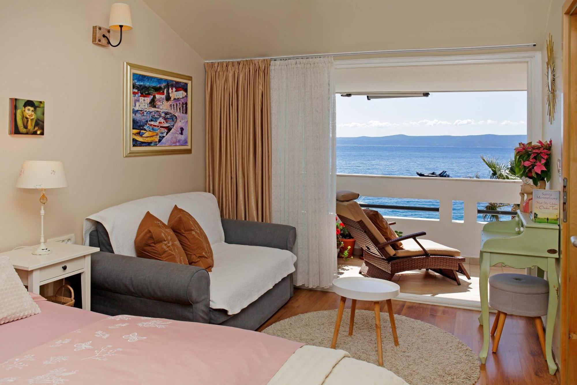 Amazing Waterfront Apartments Бол Экстерьер фото