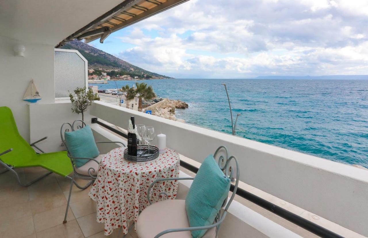 Amazing Waterfront Apartments Бол Экстерьер фото