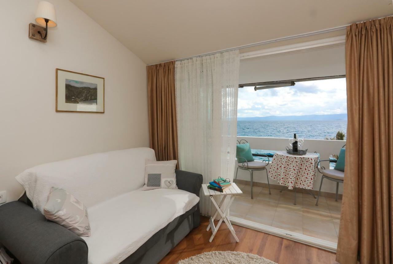 Amazing Waterfront Apartments Бол Экстерьер фото